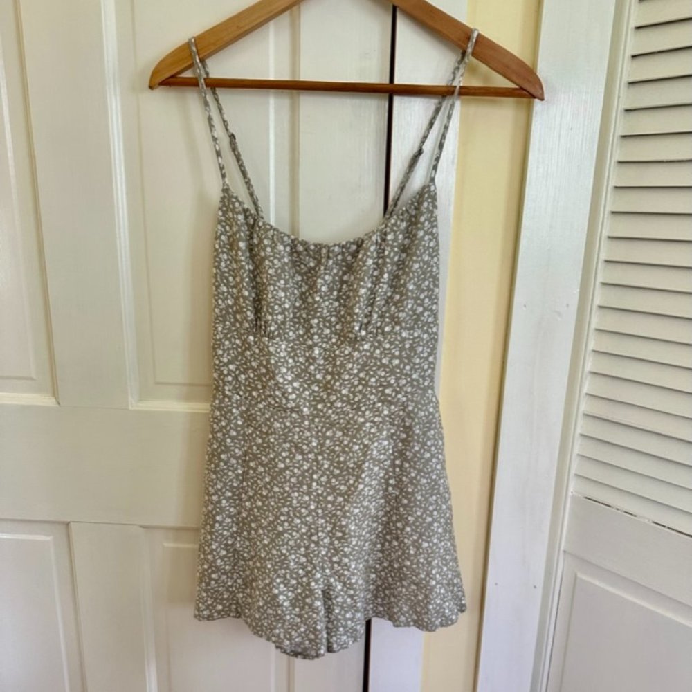 NWOT Abercrombie & Fitch Floral Romper